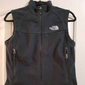 Womens black North Face windfall vest